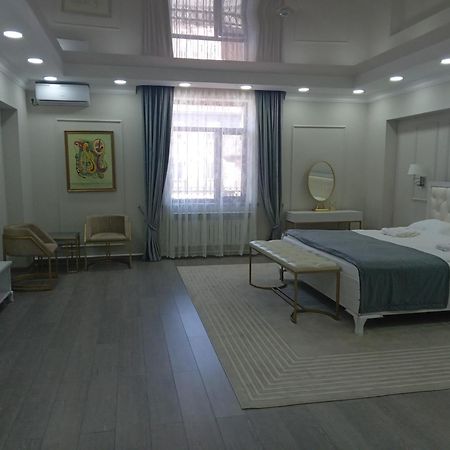 Grand Holiday Hall 巴甫洛达尔 外观 照片